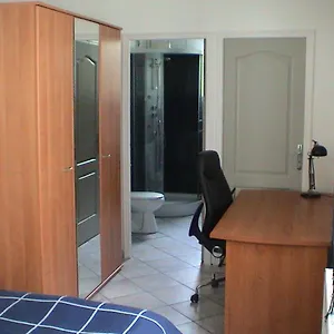Habitación en casa particular Homestay, Lila