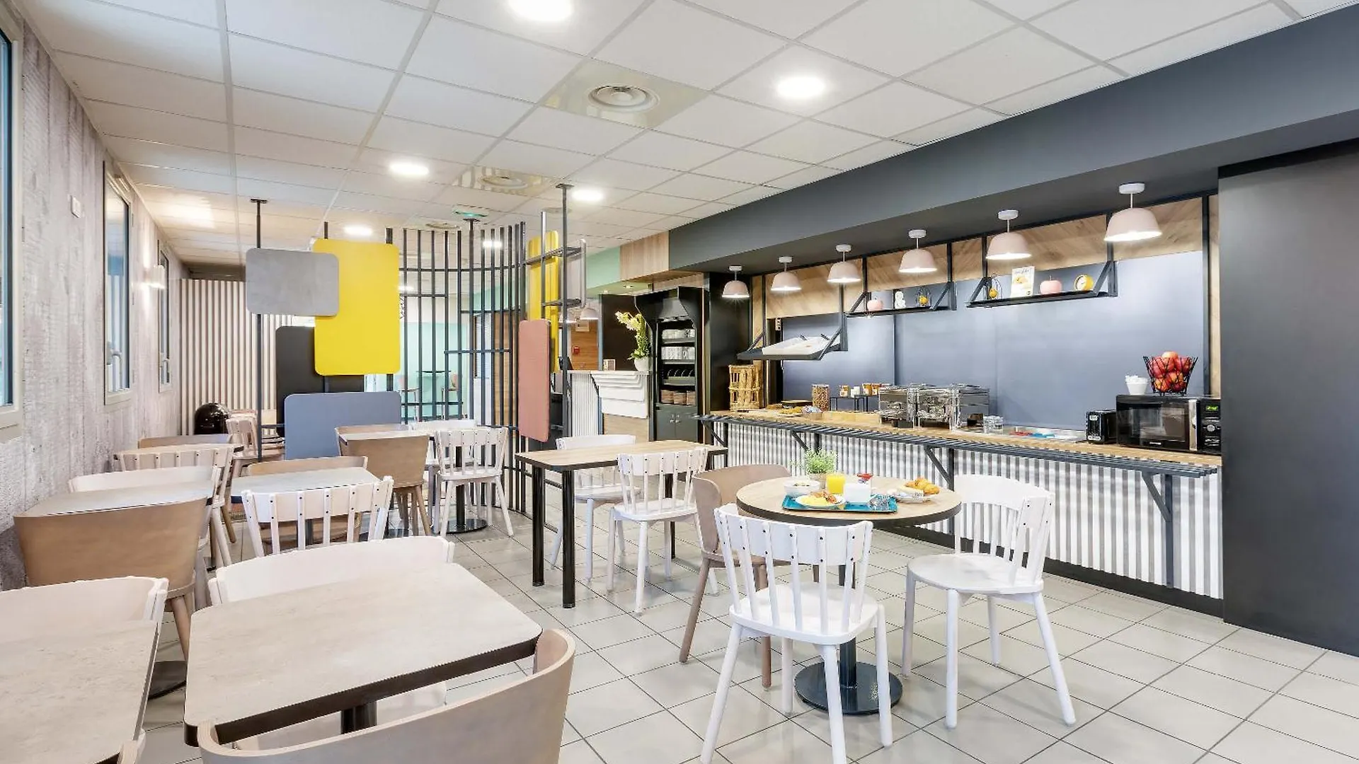 ***  B&B Hotel Lille Centre Grand Palais Francia