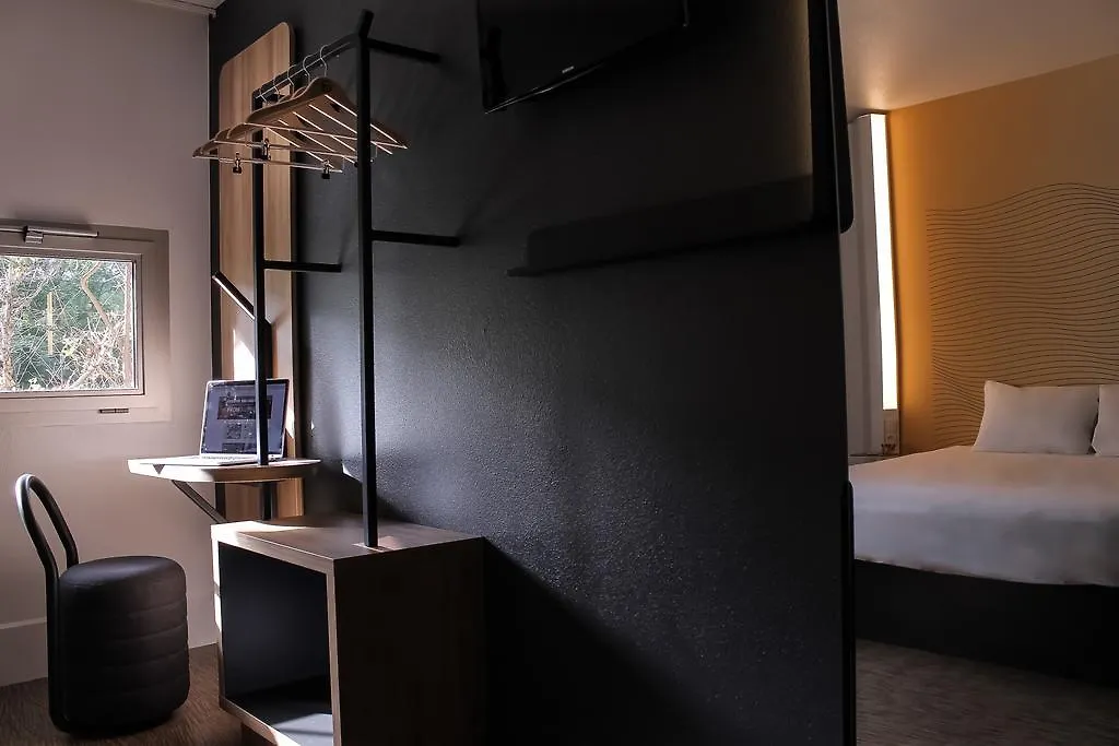 ***  B&B HOTEL Lille Centre Grand Palais France